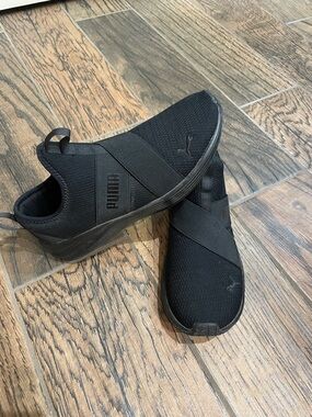 Puma WoMen’s Black Slip-On Cross-Strap Sneakers (worn once)